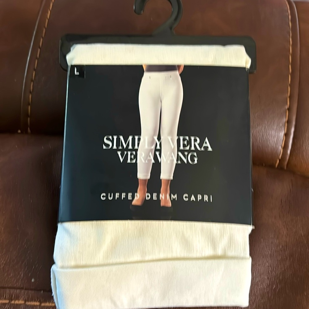 Vera Wang denim capris